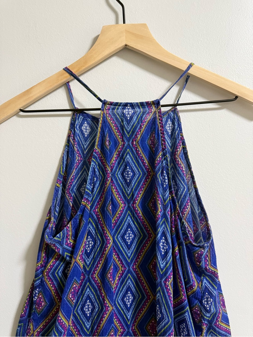 Old Navy Blue Geometric Print Tank Top - Picture 5 of 6